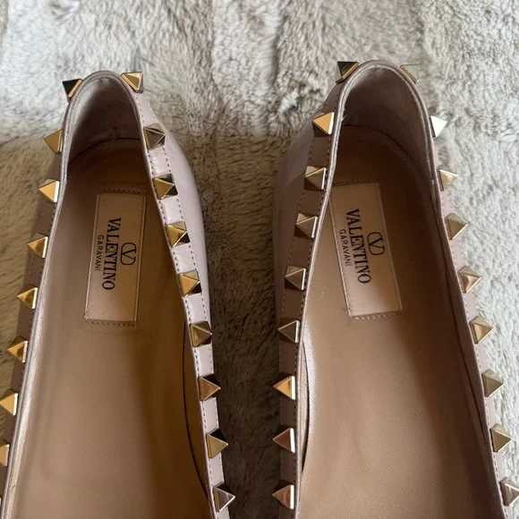 Valentino Garavani Rockstud Pointed Toe Ballerina Flat in Poudre Size 38 US 8 - Picture 11 of 16